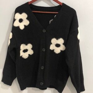 Commense Floral Pattern White /Black Knit sweater Loose Cardigan Women’s Size M